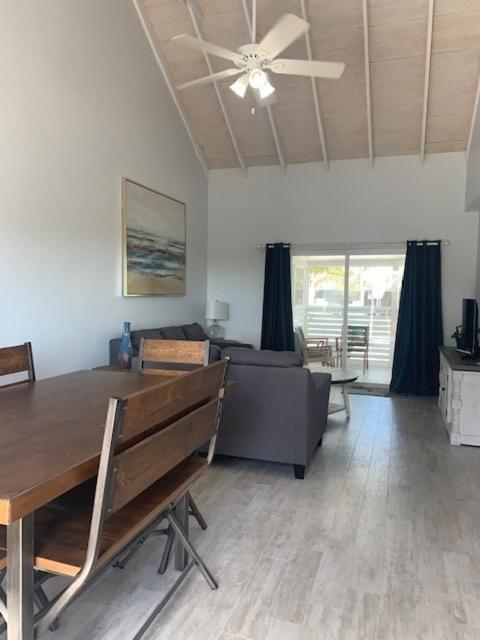 Grace Bay Place Bagian luar foto