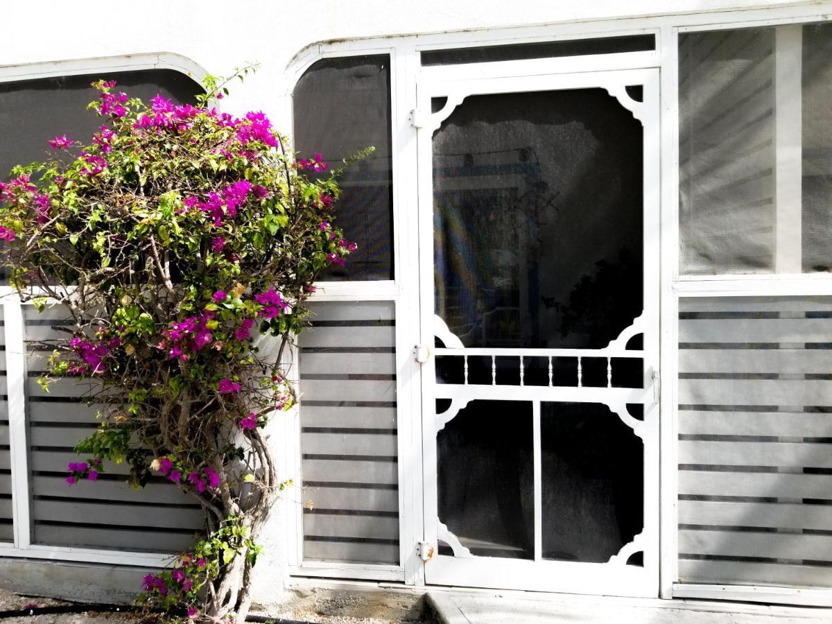 Grace Bay Place Bagian luar foto