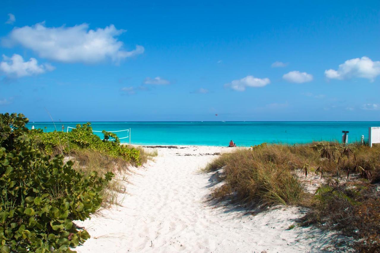 Grace Bay Place Bagian luar foto